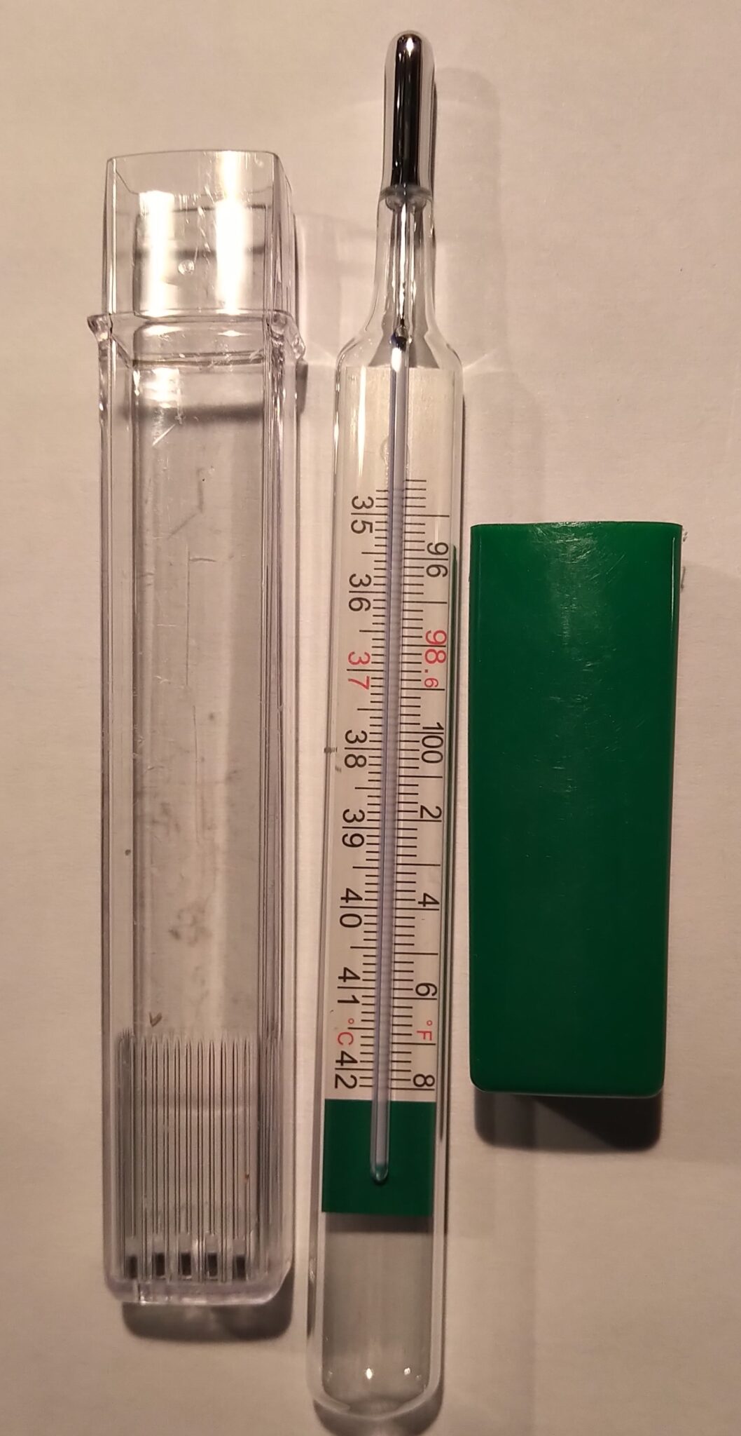 Thermometer, mercury free, with case IFNH